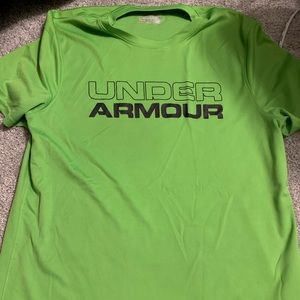 Nice new underarmour tee shirt